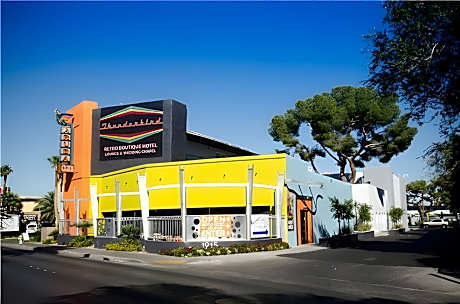 2 Queen Accessible Room Roll In Shower