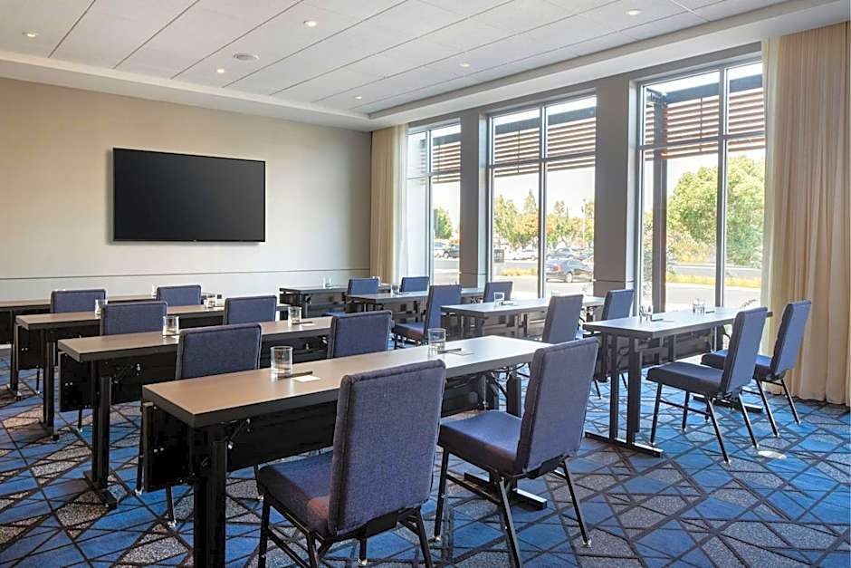 Courtyard by Marriott Fresno Clovis