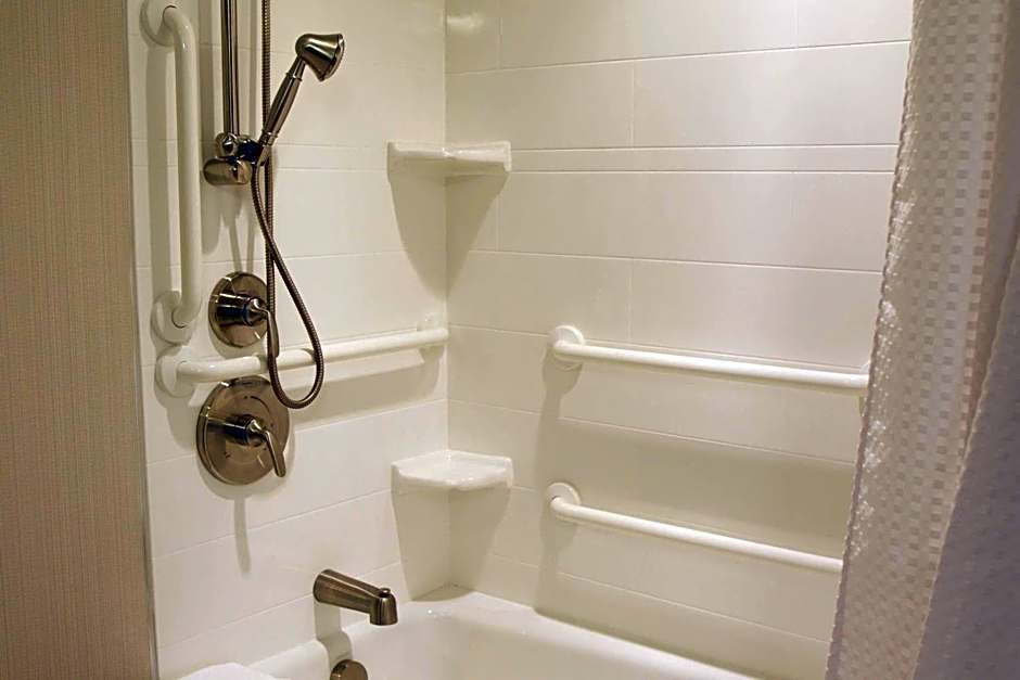 Courtyard by Marriott Asheville Airport