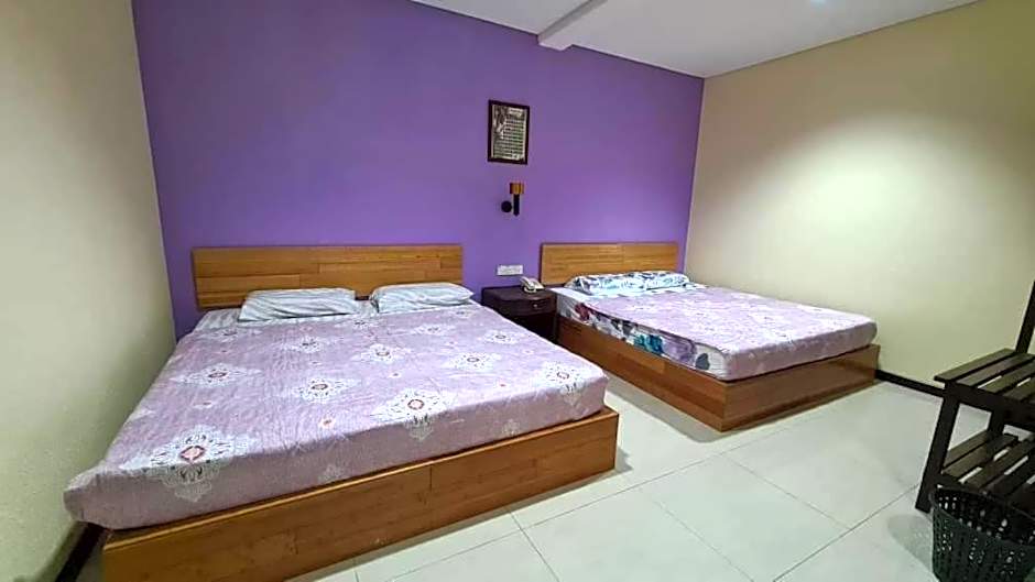 OYO 90883 Pavilion Inn Hotel