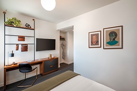 Queen Room