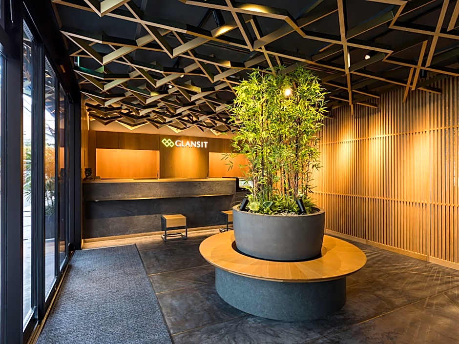 GLANSIT KYOTO KAWARAMACHI