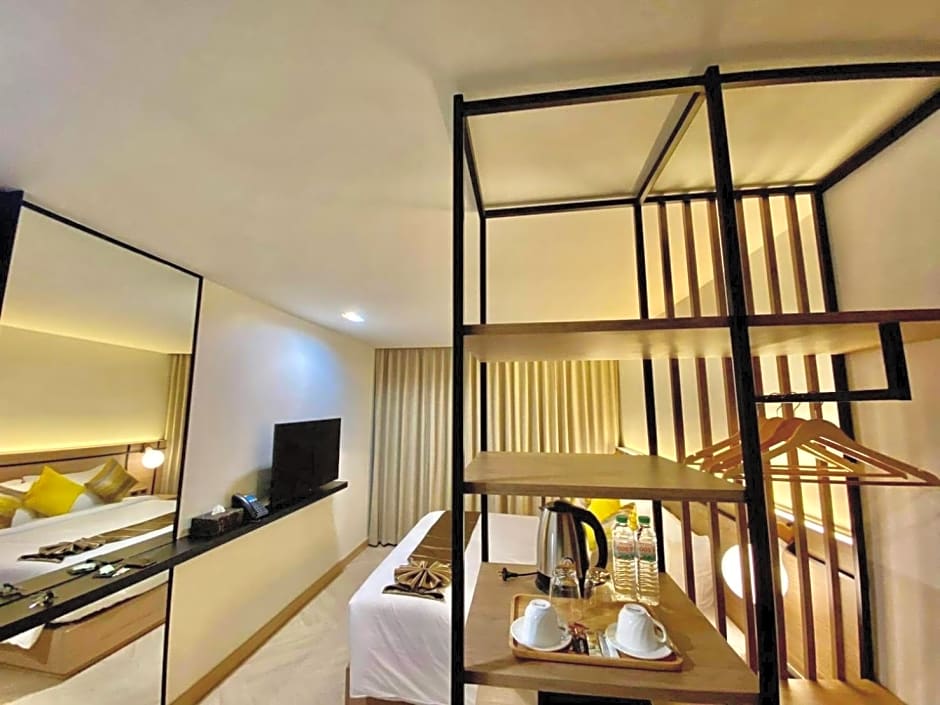 The Gold Living Life