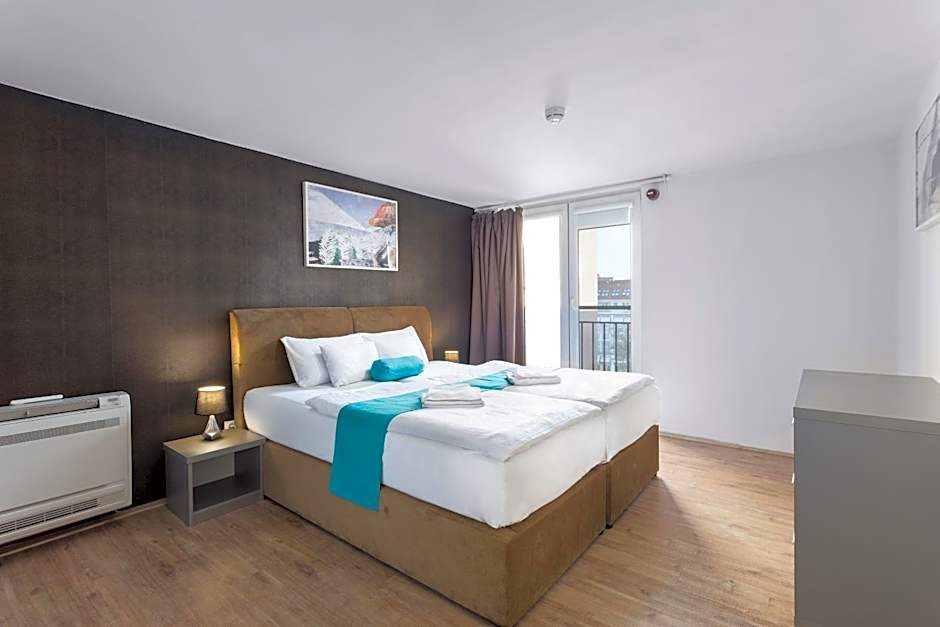 Hotel Mika Downtown