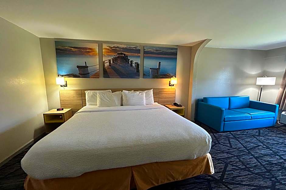 Days Inn & Suites by Wyndham Stockbridge South Atlanta