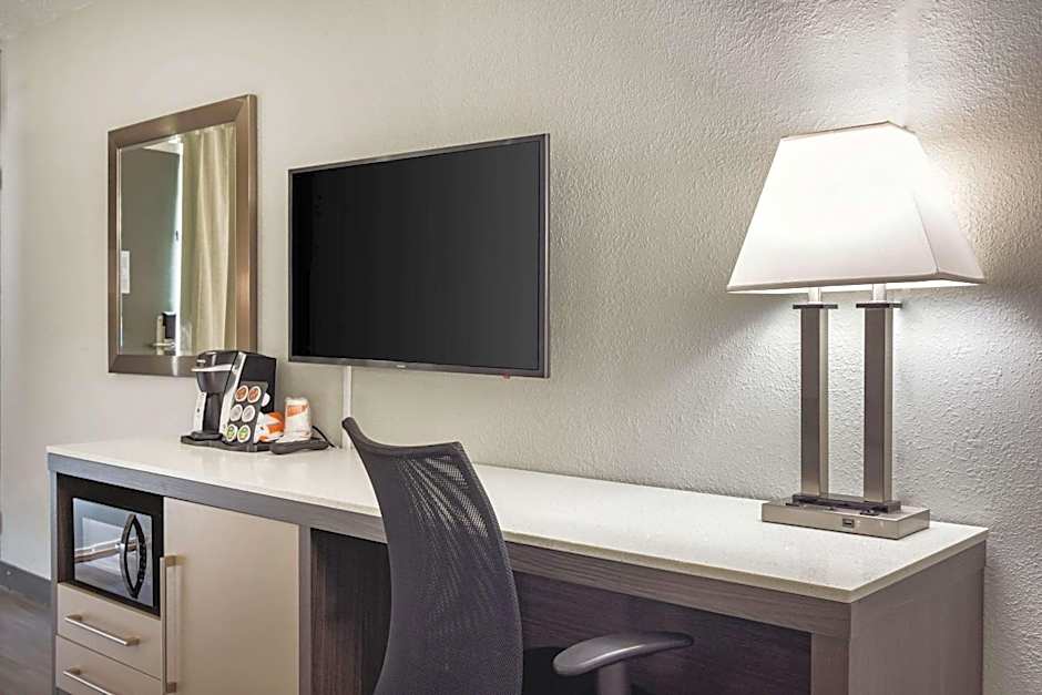 Quality Inn & Suites (Carteville) – Cartersville, GA