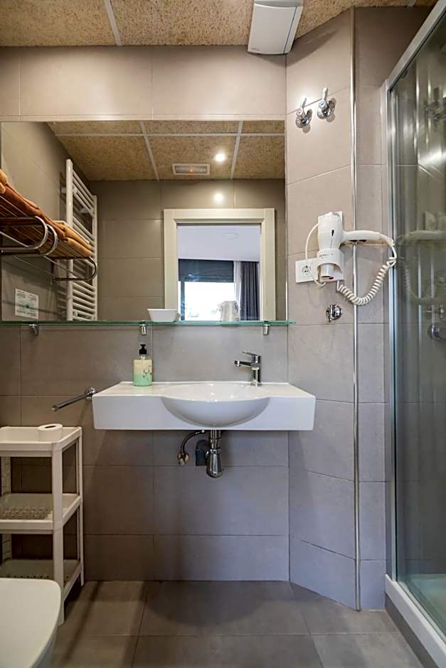 Hostal House