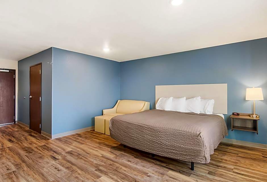 WoodSpring Suites Thornton-North Denver
