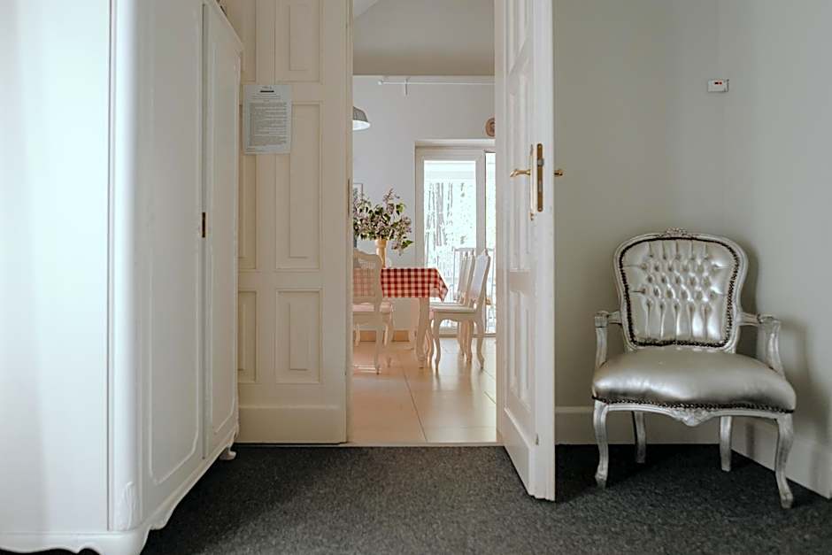 Dwór Złotopolska Dolina Mansion House