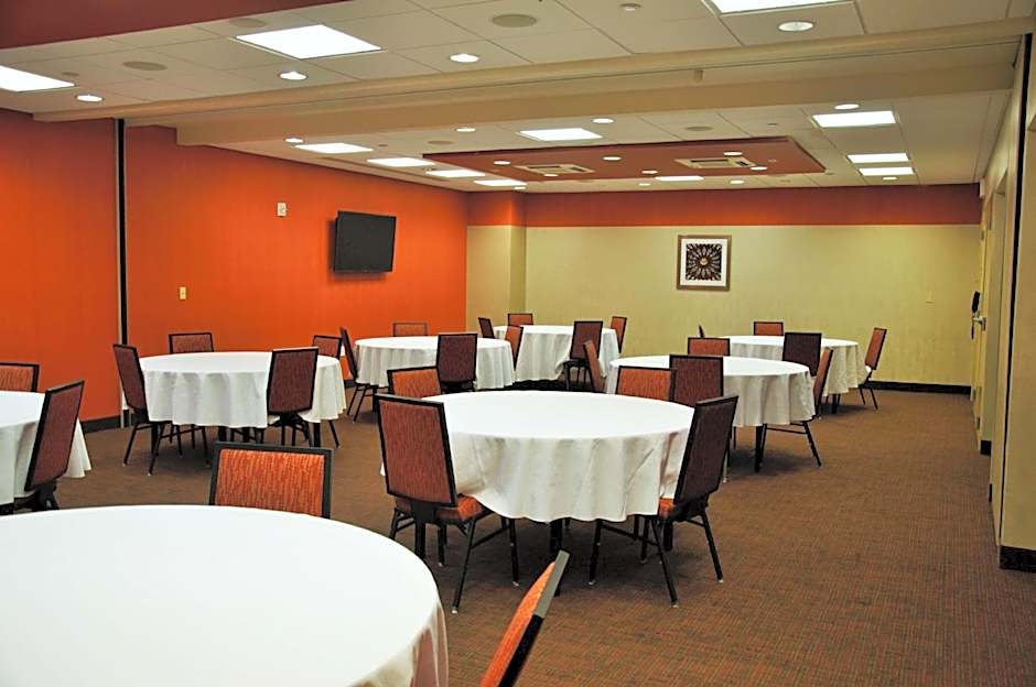 Hampton Inn By Hilton & Suites Cincinnati/Uptown-University Area