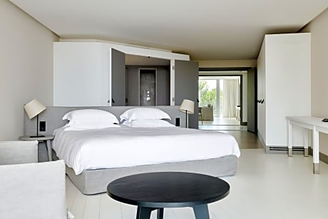 Suite 150 square yards 1st floor