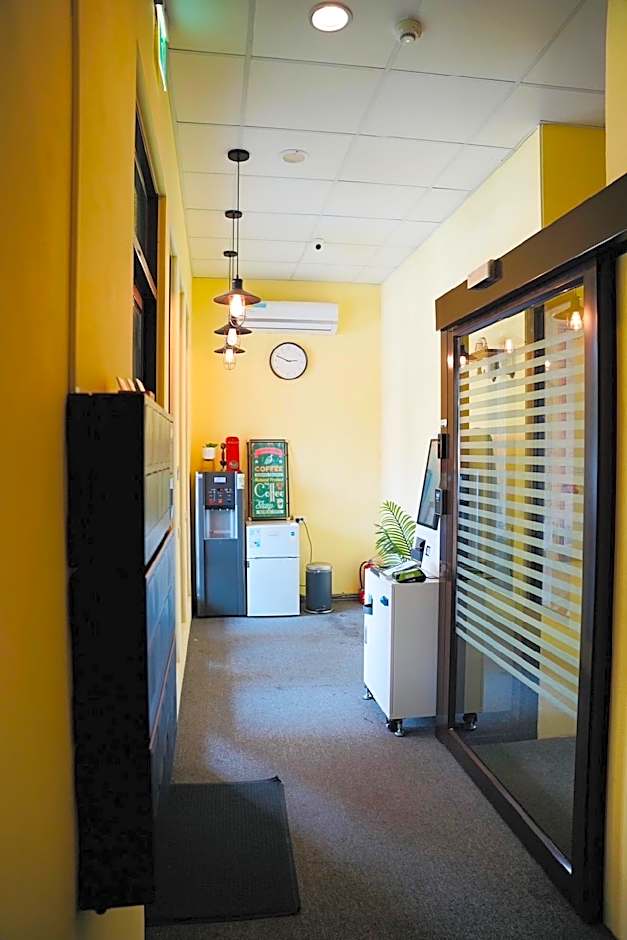 Douzi Hotel Taoyuan Airport Metro THSR A17