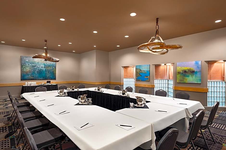 Royal Hotel West Edmonton, Trademark Collection by Wyndham