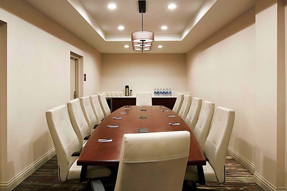 DoubleTree By Hilton Fullerton