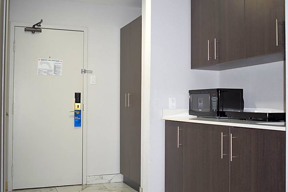 Days Inn by Wyndham Kingston