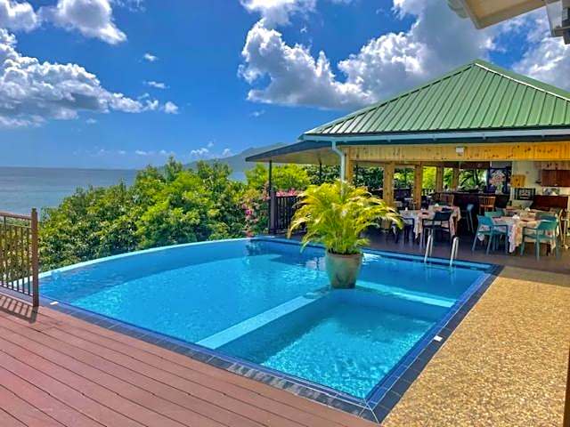 Treasure Cove Hotel & Restaurant