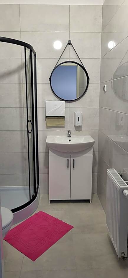 ETNA - Hostel -Noclegi Rzeszów 24 Pokoje -PARKING-