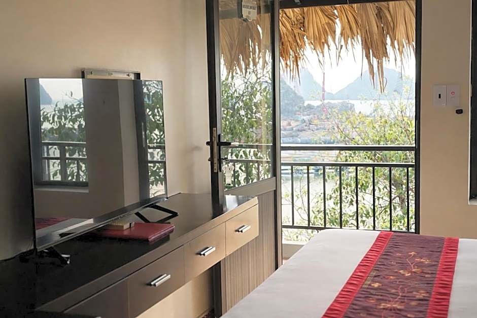 LePont Cat Ba Bungalow