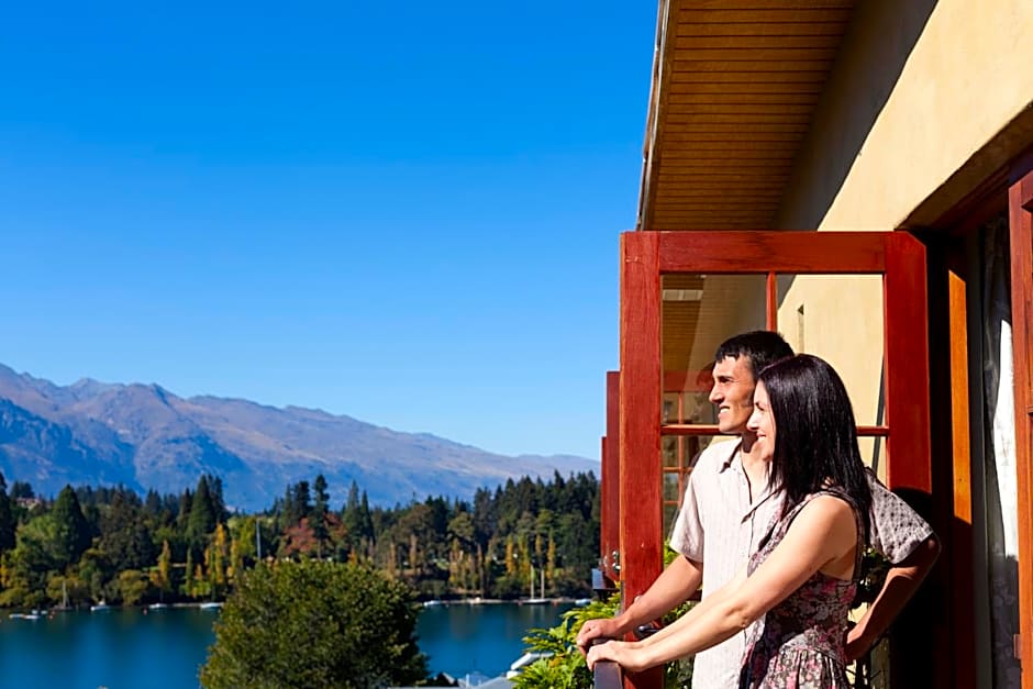 Browns Boutique Hotel