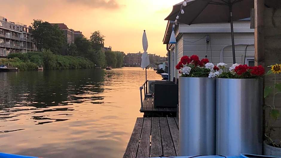 Houseboat Amsterdam