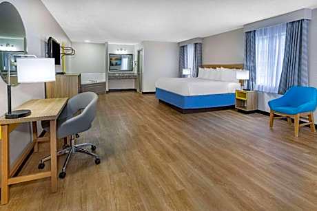 King Studio Suite - Non-Smoking