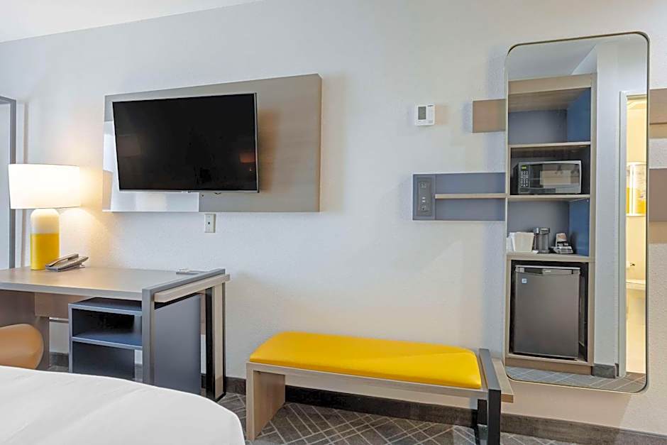 Comfort Inn & Suites Mountain Grove US-60