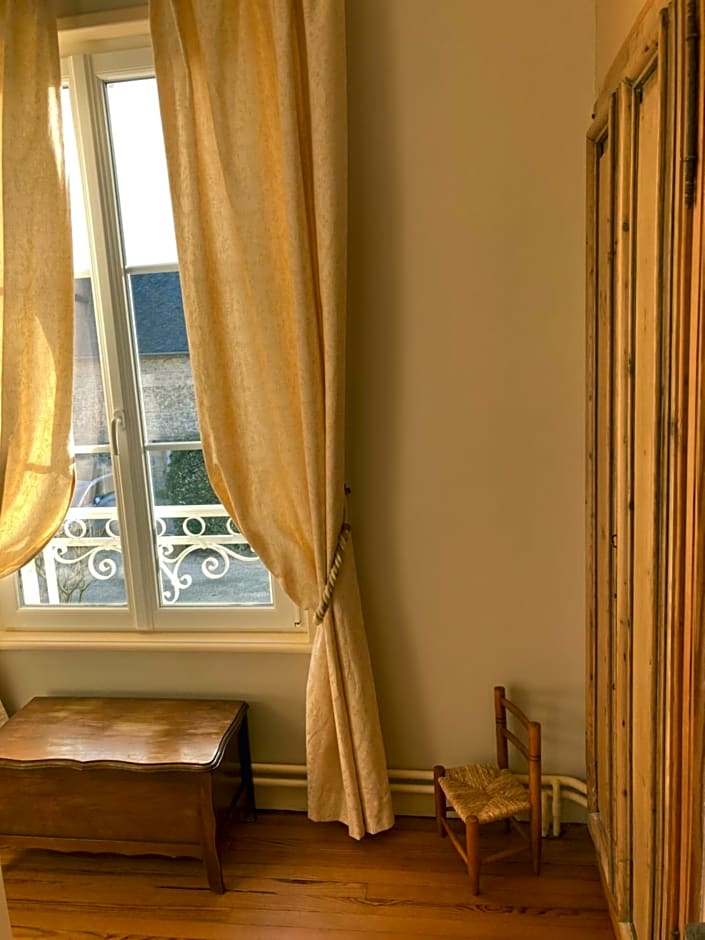 Les chambres d'Omaha Beach Etablissement avec deux chambres d'hôtes, petit-déjeuner compris fait-maison et produits locaux