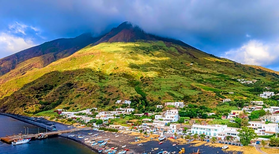 Hotel Ossidiana Stromboli Center