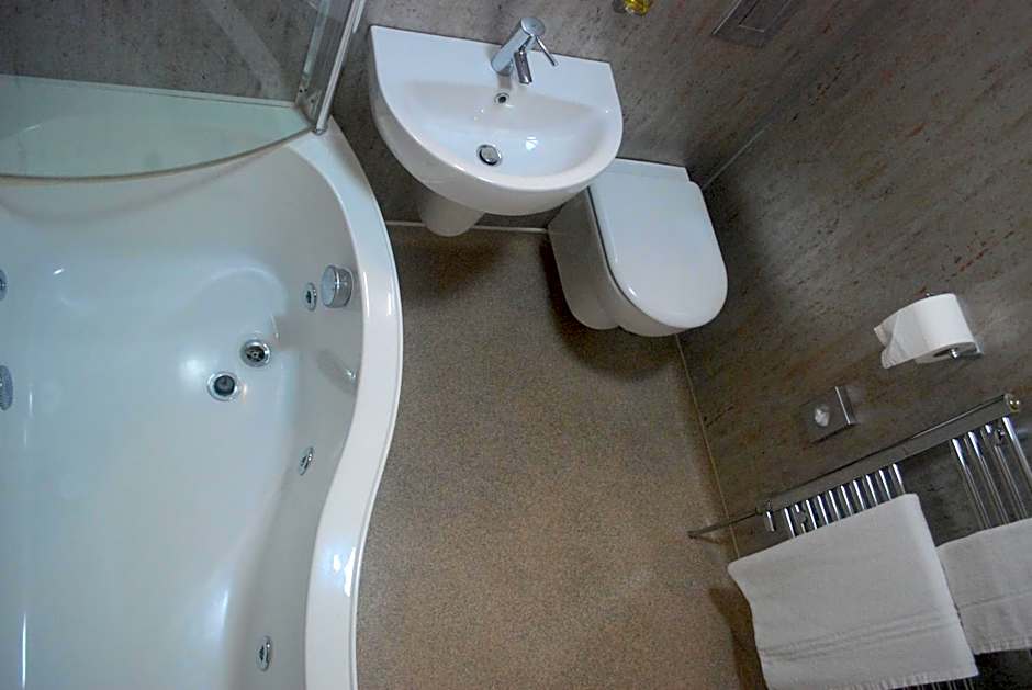 The Radnorshire Arms Hotel