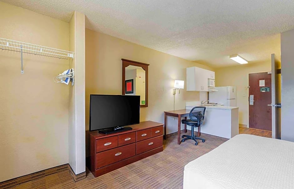 Extended Stay America Suites - Orlando - Maitland - 1760 Pembrook Dr.