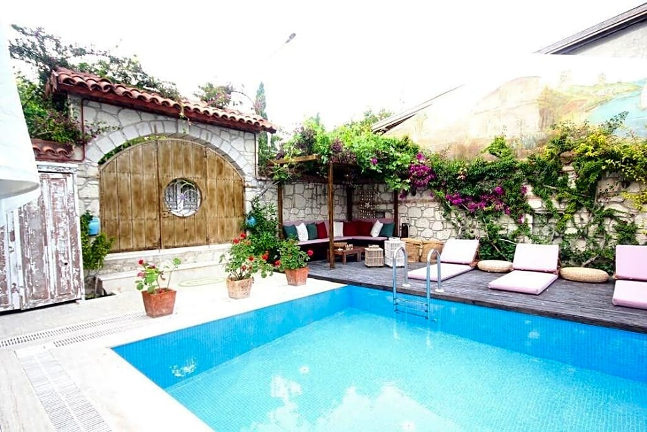 Begonvil Otel Alacati