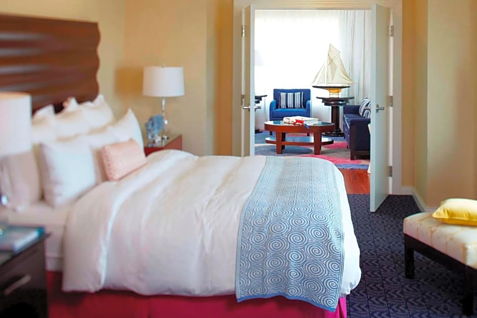 Renaissance Boston Waterfront Hotel