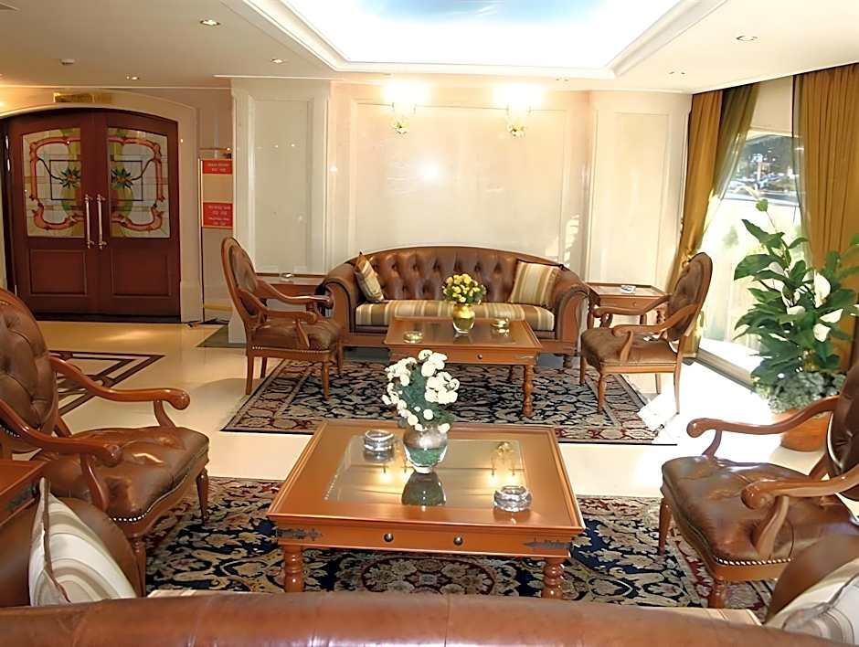 Akar International Hotel