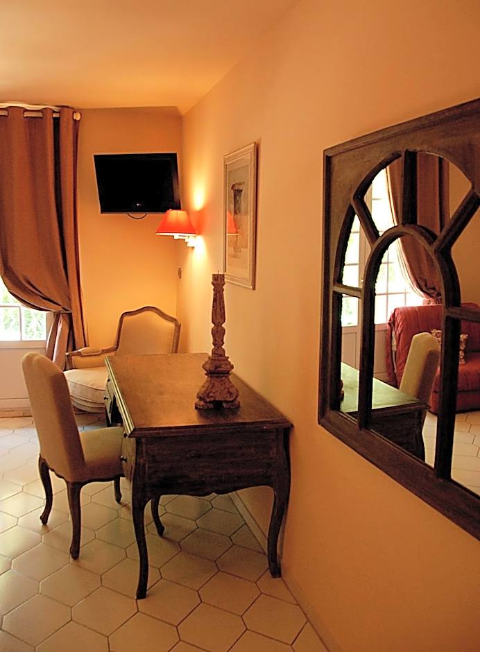 Hotel Les Mazets Des Roches