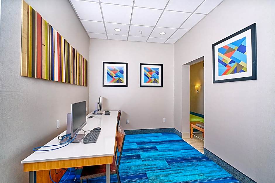 Holiday Inn Express Charleston-Civic Center By IHG