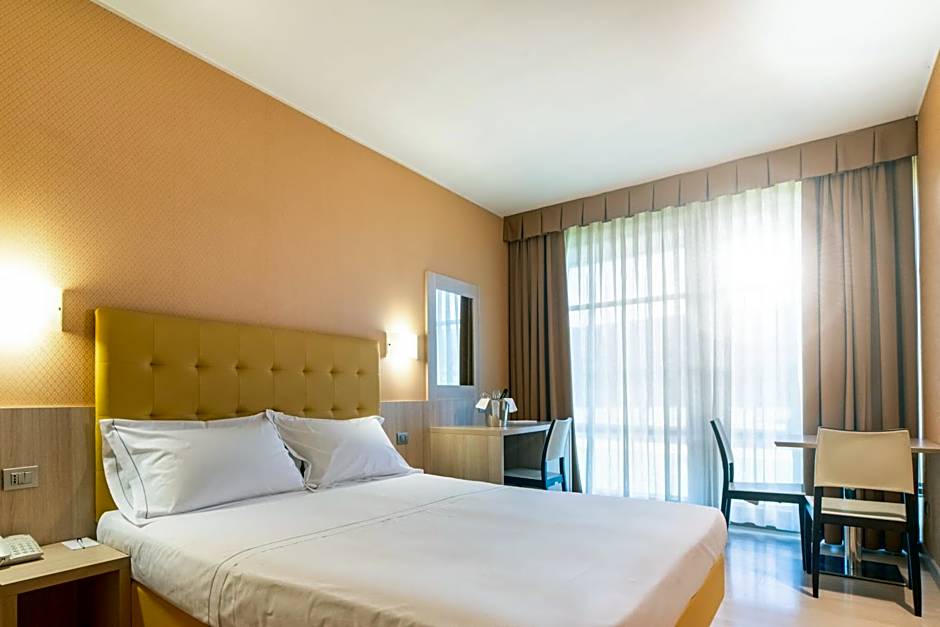 Piranha Hotel e Motel