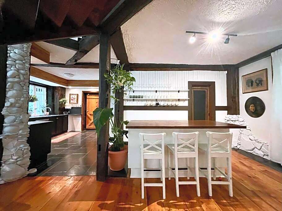 Nature Retreat w/ Sunroom Gazebo