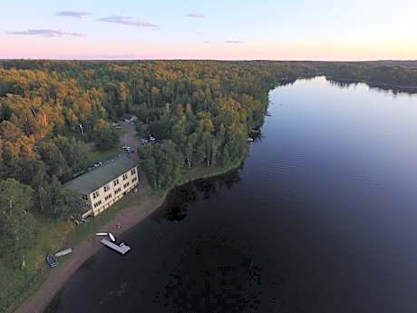 Hanging Horn Lakeside Resort