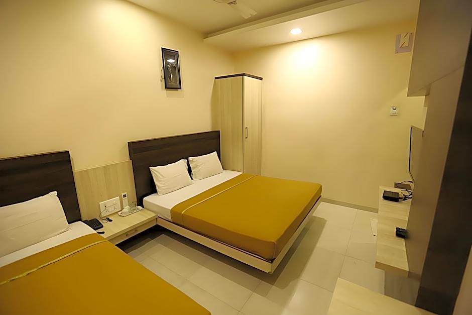 Hotel Madhuri Executive