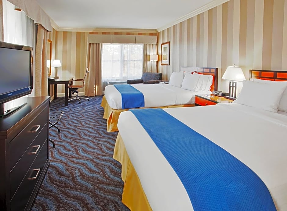Holiday Inn Express Hotel & Suites Santa Cruz By IHG
