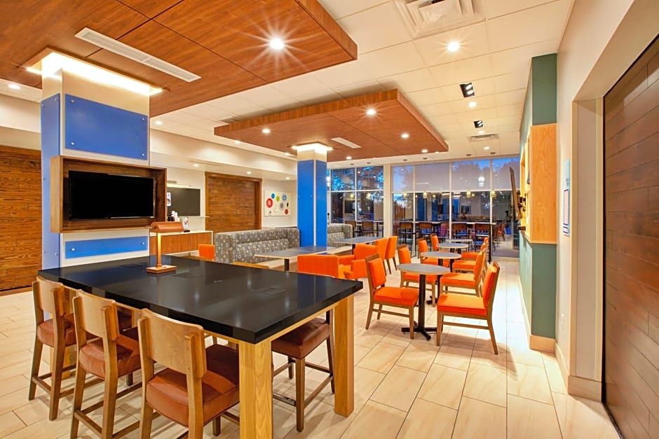 Holiday Inn Express & Suites New Castle By IHG