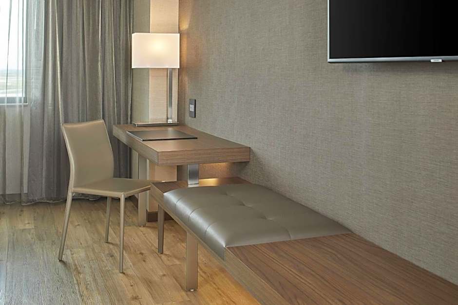 AC Hotel by Marriott Atlanta Airport Gateway