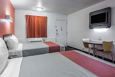 Deluxe Quadruple Room - Non-Smoking