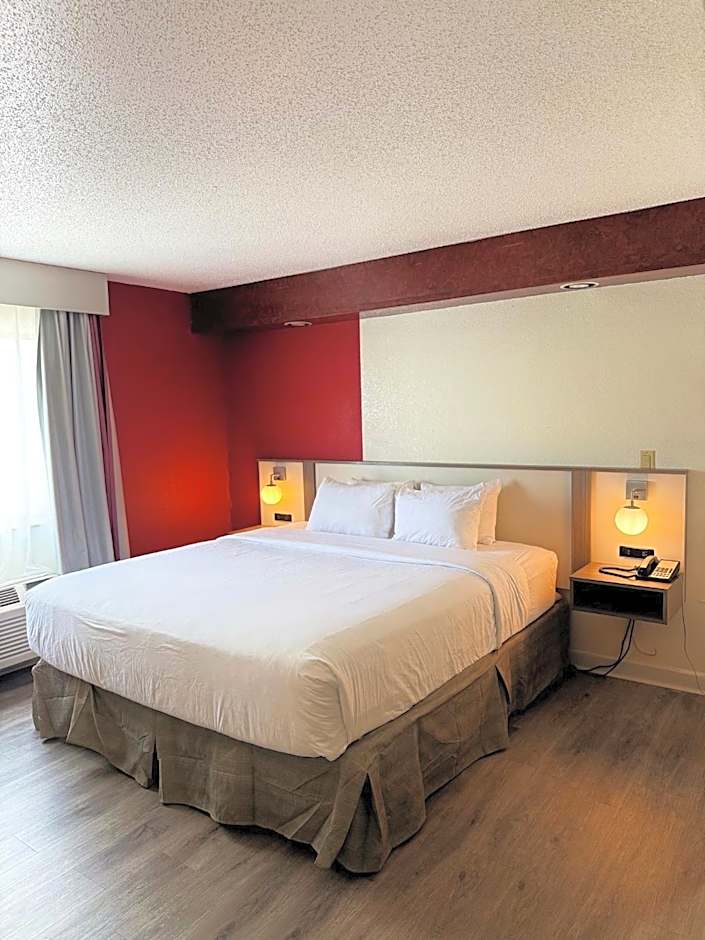 Ramada by Wyndham Glendale Heights/Lombard