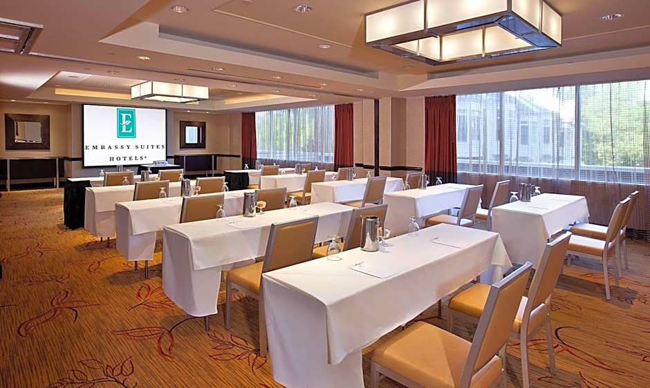 Embassy Suites by Hilton Washington DC Chevy Chase Pavilion