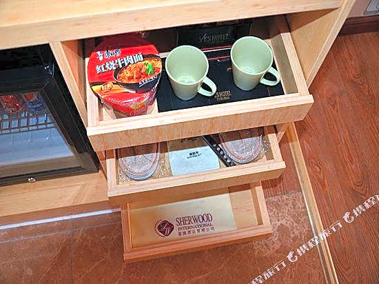 Guangzhou East Station Store