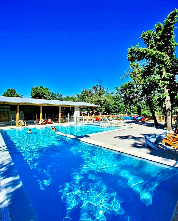 Albirondack Park Camping Lodge and Spa