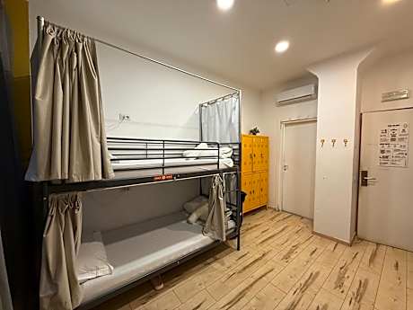 Bed in 6-Bed Mixed Dormitory Room