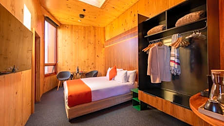 Pavilion Paddock Room