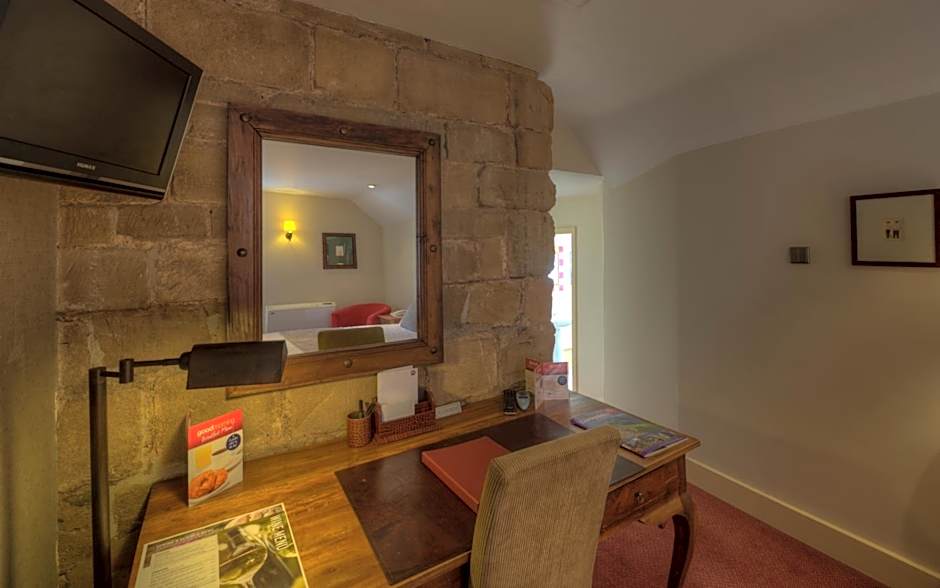 Dog & Partridge by Chef & Brewer Collection